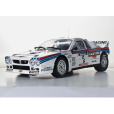 Lancia 037 STAVEBNICE IXO 1:8 Lancia 037 STAVEBNICE IXO 1:8